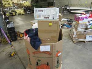 lot 119 image: Pallet of Store Overstock and Ecommerce Product and Returns