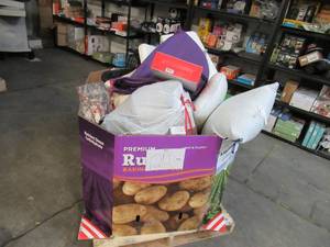 lot 124 image: Pallet of Store Overstock and Ecommerce Product and Returns