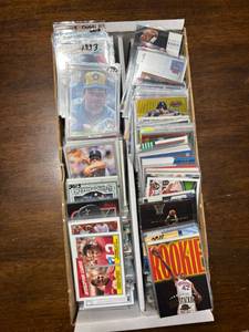 lot 106 image: Box of Super Stars Sports Cards, Mix of Sports, Hall of Famers