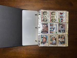 lot 111 image: Minnesota Twins Baseball Card Binder, Vintage Cards From 1980s to 1990s