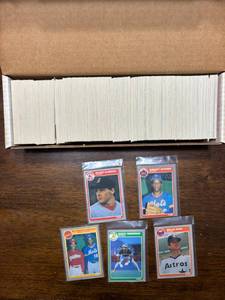 lot 124 image: 1985 Fleer Partial Set, Stars and Rookies Included, Lots of Stars and Rookie Cards