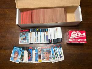 lot 126 image: 1986 Topps Baseball Series #2 Set (#s 434-792 and Traded Set) Some Cards May be Missing, Some Duplicates