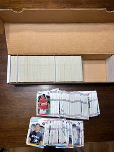 lot 127 image: 1988 Fleer Partial Series 2 Set, Card Numbers 400-653 With Stars, Rookies and Duplicates