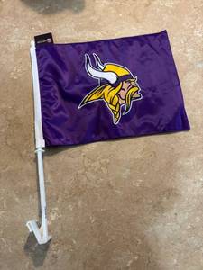 lot 168 image: Minnesota Vikings Car Flag NFL Collectible Memorabilia