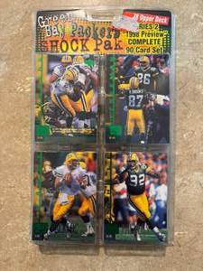 lot 173 image: Sealed Green Bay Packers Football Card Pack 90 Card Set