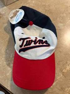 lot 189 image: Minnesota Twins Baseball Hat Brand New Tag Attached