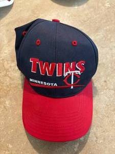 lot 190 image: Minnesota Twins Ball Cap Hat MLB Licensed