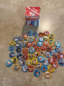 lot 200 image: Huge MLB Baseball Button Pin Set, Hall of Famers and Stars Included