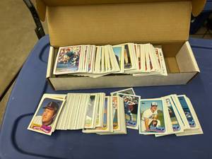 lot 231 image: Box of 1989 Topps Baseball Cards, Partial Set, Lots of Great Star Cards Included
