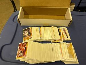 lot 237 image: Box of 1992 Upper Deck Basketball Cards
