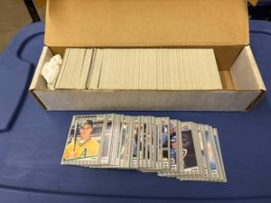 lot 240 image: 1989 Fleer Partial Set of Baseball Cards, Missing the Ken Griffey Jr. Rookie Card