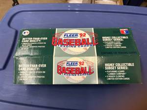 lot 248 image: 1992 Fleer Baseball MLB Card Set