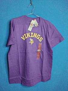 lot 14 image: Minnesota Vikings t-shirt - Size XL
