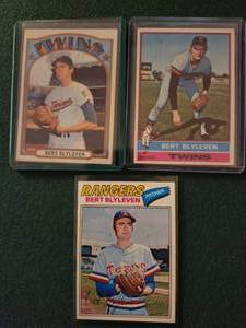 lot 122 image: Bert Blyleven baseball cards from the 1970s Topps sets, featuring him with both the Minnesota Twins and the Texas Rangers.