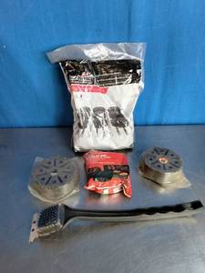 lot 50 image: Grilling Items