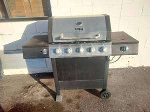 lot 65 image: Dyna-Glo Grill