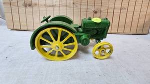 lot 9 image: 1970s Ertl John Deere Model D