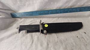 lot 38 image: Survival Knife