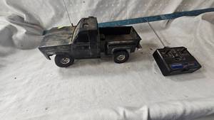 lot 44 image: Vintage Radio Control Super Buggy, works, needs batteries