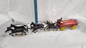 lot 71 image: Cast Iron Clydesdale Horse and Wagon Set