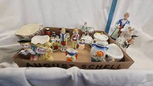 lot 110 image: Lot of Vintage Figurines, SugarCreamer, Occupied Japan Gentlemans pitchers