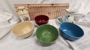 lot 125 image: Pheasant 3 footed Milk Glasses, Porcelain Creamer