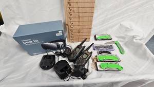 lot 143 image: Lot of 6 Lockback Knives, Uniden Walkie Talkies and Charger, Samsung Gear VR w.Box