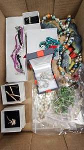 lot 151 image: Vintage Jewelry Lot as Pictured