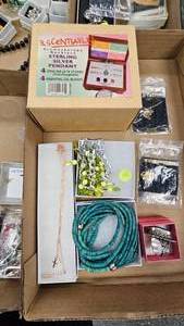 lot 155 image: Vintage Jewelry Lot as Pictured