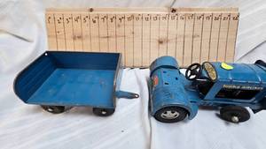 lot 170 image: Tonka Airlines Truck and Trailer, Pressed Steel