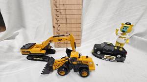 lot 219 image: 2 small escavating toys and Willmar Stingers BobbleheadSchweiters