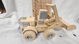 lot 213 image: Tonka Wood Bulldozer