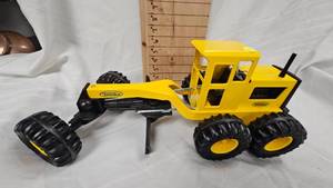 lot 214 image: Tonka Road Grader