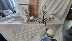 lot 226 image: Candle Holder Chandelier with Candles