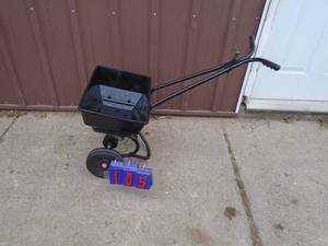 lot 105 image: Salt spreader. Used condition. As shown.