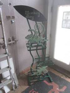 lot 1 image: (FS) Metal  3-Teir Double Sided Mo...