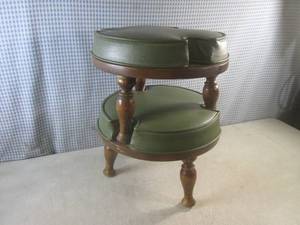 lot 19 image: (CSB) 2pc Vintage Mid-Century Nesti...