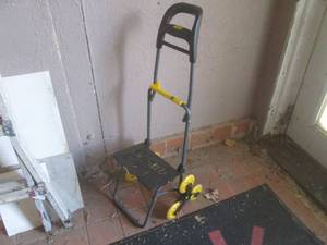 lot 22 image: (H-2) BulbHead Climb Cart...