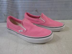 lot 26 image: (CSB) Pair of Vans Off The Wall Sli...