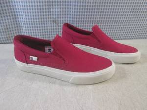 lot 30 image: (BS) Pair of DC Slip-On Shoes Size ...