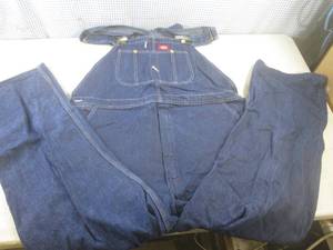 lot 54 image: (BSB) Dickies Bib Overalls Size 42x...