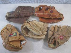 lot 92 image: (EW3) 5 Assorted Baseball Gloves...