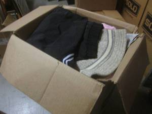 lot 100 image: (EW3) Big Box Full of Assorted Clot...