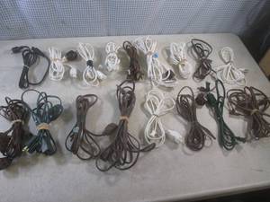 lot 122 image: (CS) Assortment of Extension Cords...