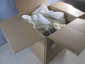 lot 123 image: (CS) Box Full of Towels and Washclo...