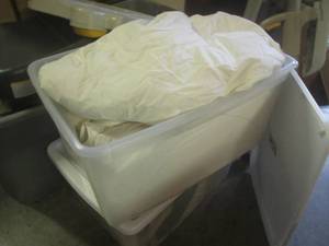 lot 126 image: (EW2) Down Comforter in Tote with L...