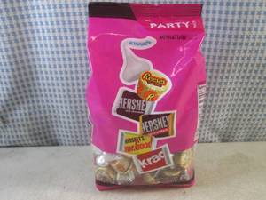 lot 147 image: (B-2) Party Pack Size Bag Miniature...