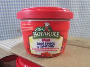lot 159 image: (B-3) 12 Chef Boyardee Mini Beef Ra...