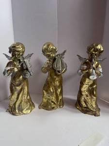 lot 21 image: Set of 3 Beautiful 8 Golden Angles