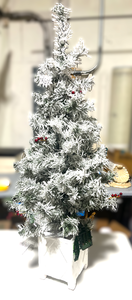 lot 74 image: 4 Ft Flocked Christmas Tree w Lights